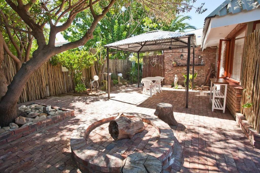 Bed and Breakfasts to rent in Oudtshoorn, Klein Karoo, South Africa