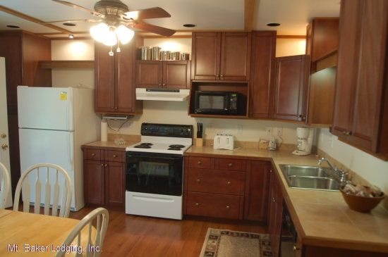 Cabins to rent in Glacier, Mt. Baker, USA