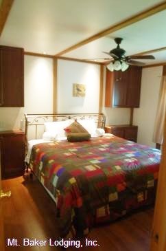 Cabins to rent in Glacier, Mt. Baker, USA