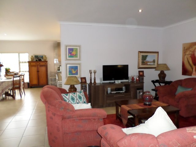 Holiday Accommodation to rent in Reebok, Garden Route, South Africa