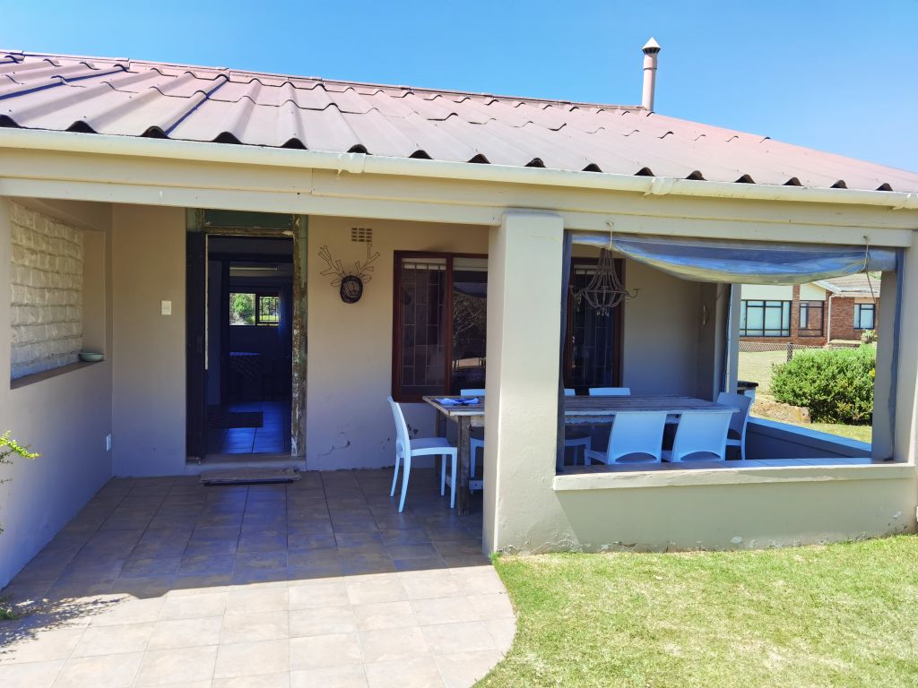 Holiday House to rent in Klein Brak river, Garden Route, South Africa