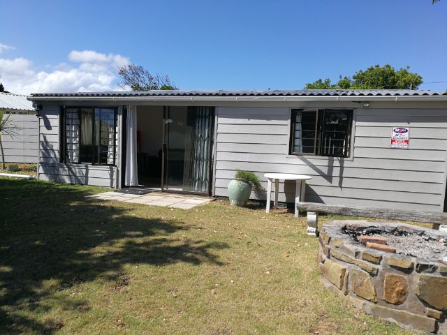 Holiday House to rent in Little Brak River, Garden Route, South Africa