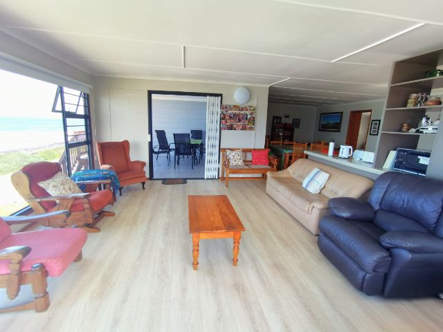 Beachfront to rent in Little Brak River, Garden Route, South Africa