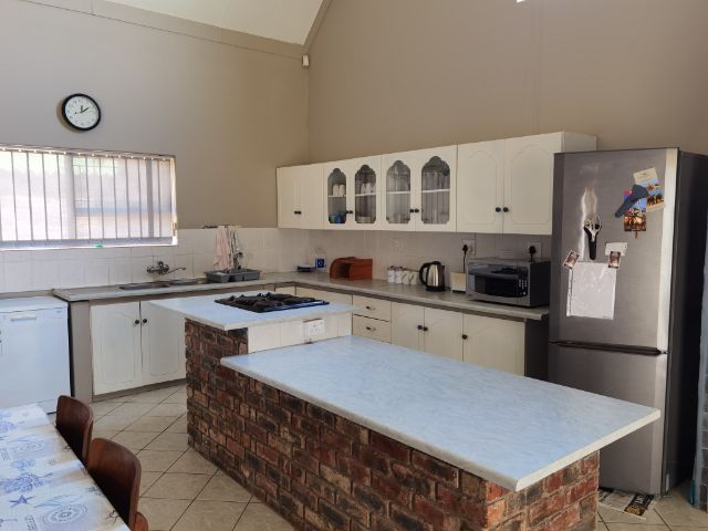 Holiday House to rent in Little Brak River, Garden Route, South Africa