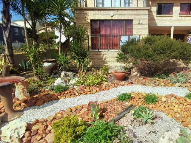 Holiday Rentals & Accommodation - Garden Apartment - South Africa - Eden District - Little Brak River