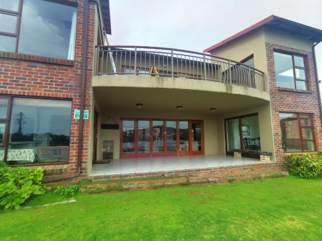 Holiday House to rent in Great Brak River, Garden Route, South Africa